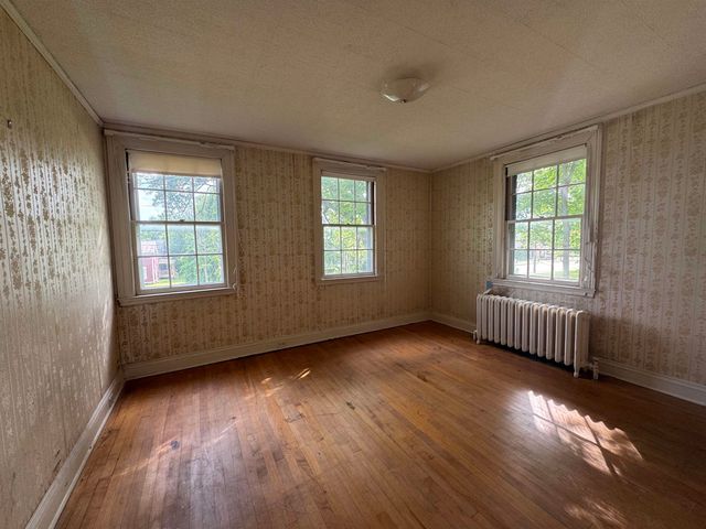 31 Pearl Street, Essex Junction, VT 05452