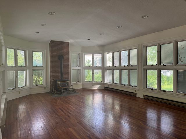 31 Pearl Street, Essex Junction, VT 05452