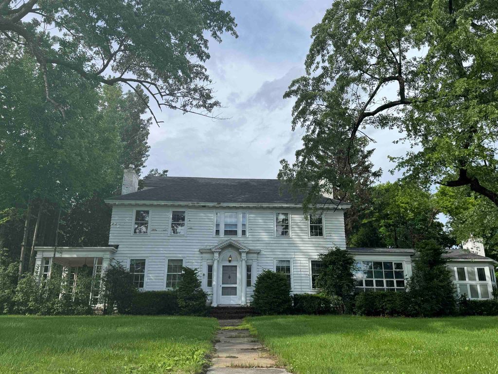 31 Pearl Street, Essex Junction, VT 05452