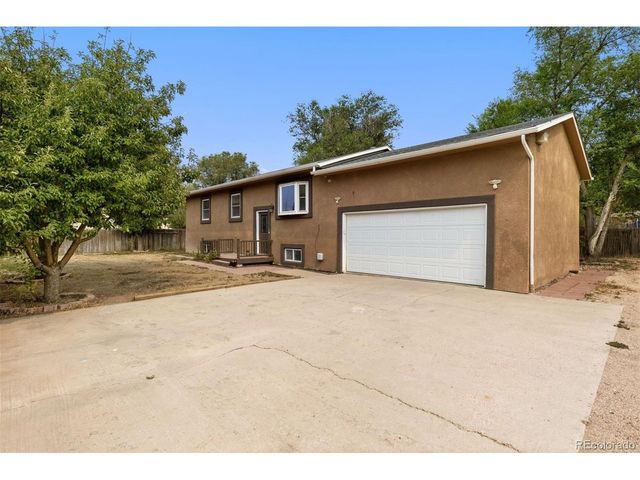 2035 Fountain Mesa Rd, Fountain, CO 80817