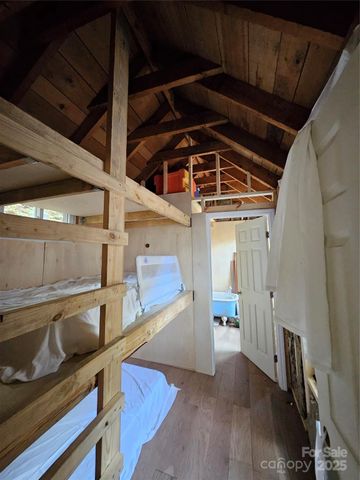 25 Hollow Log Road, Burnsville, NC 28714