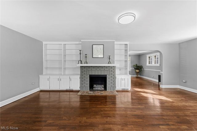 270 Chagrin Boulevard, Chagrin Falls, OH 44022