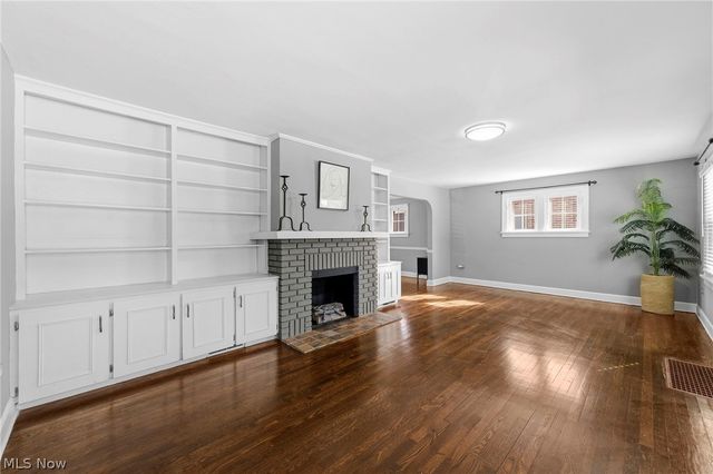 270 Chagrin Boulevard, Chagrin Falls, OH 44022