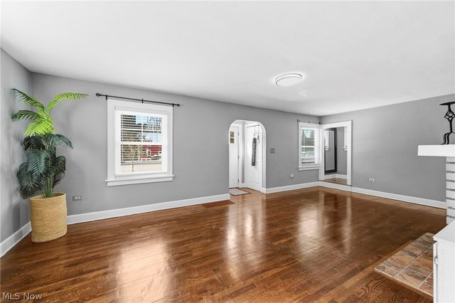 270 Chagrin Boulevard, Chagrin Falls, OH 44022