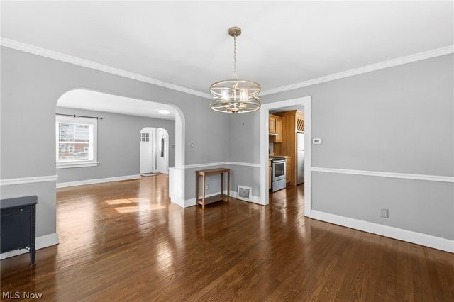 270 Chagrin Boulevard, Chagrin Falls, OH 44022