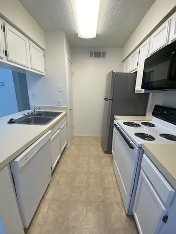 5750 Phoenix Drive 16, Dallas, TX 75231