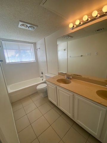 5750 Phoenix Drive 16, Dallas, TX 75231