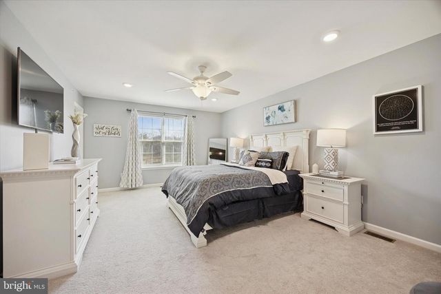 103 EDGEWATER CT, Quakertown, PA 18951