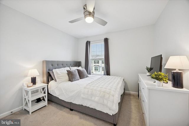 103 EDGEWATER CT, Quakertown, PA 18951