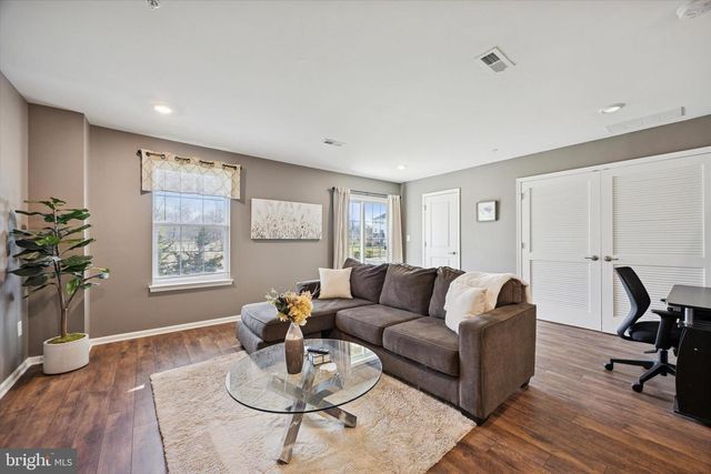 103 EDGEWATER CT, Quakertown, PA 18951