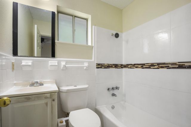 5300 Guadalupe ST 104, Austin, TX 78751