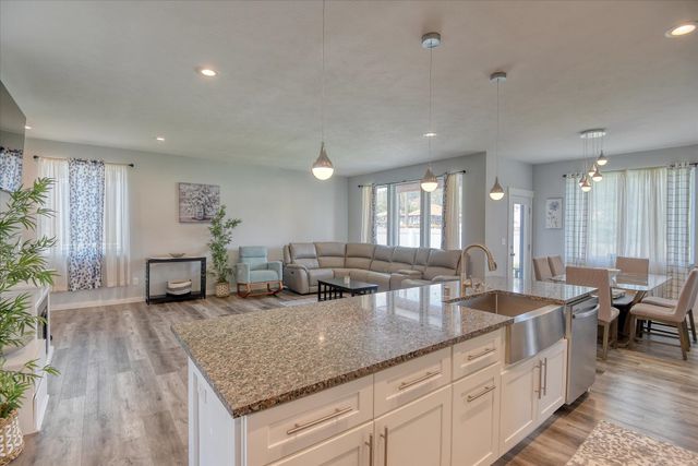 5023 E Grace Ave, Spokane, WA 99217