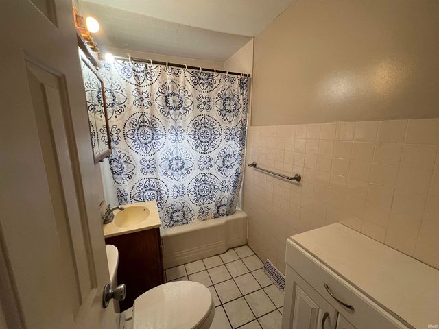 702 S Gladstone Avenue, South Bend, IN 46619