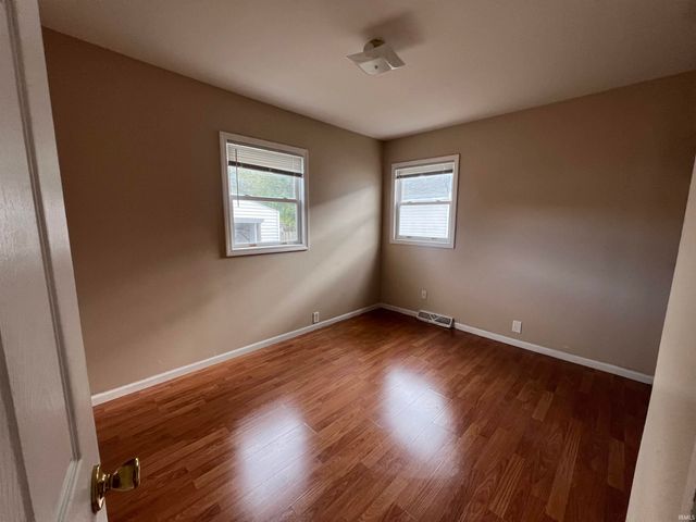 702 S Gladstone Avenue, South Bend, IN 46619