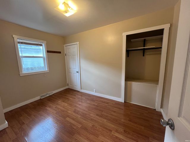 702 S Gladstone Avenue, South Bend, IN 46619