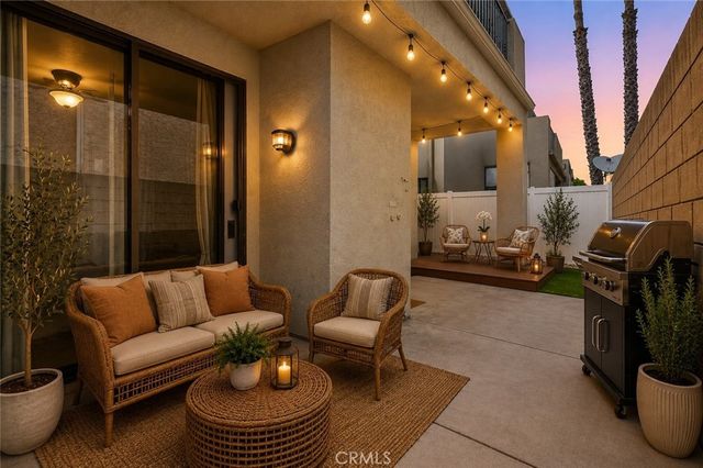 17722 Sergio Circle 102, Huntington Beach, CA 92647