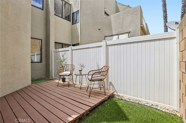 17722 Sergio Circle 102, Huntington Beach, CA 92647