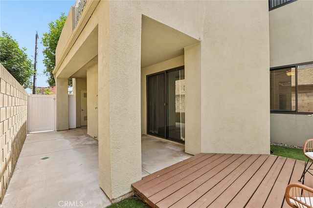 17722 Sergio Circle 102, Huntington Beach, CA 92647