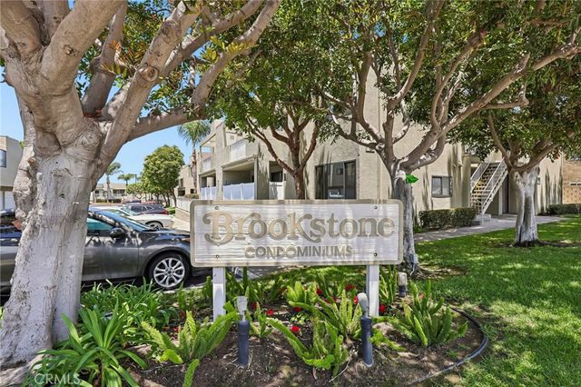 17722 Sergio Circle 102, Huntington Beach, CA 92647