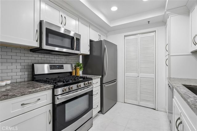 17722 Sergio Circle 102, Huntington Beach, CA 92647
