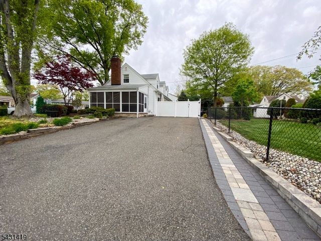 608 E Hendricks Blvd, South Plainfield Boro, NJ 07080