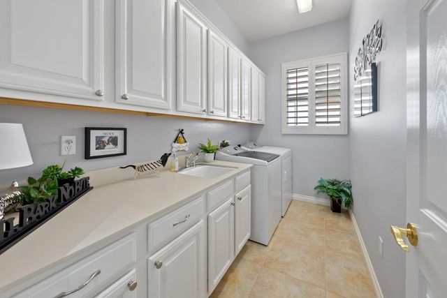 35507 Inverness Avenue, Palm Desert, CA 92211