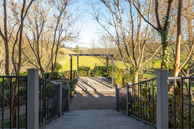 1385 Saddleback Dr, San Andreas, CA 95249