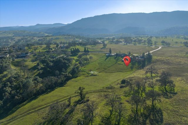 1385 Saddleback Dr, San Andreas, CA 95249