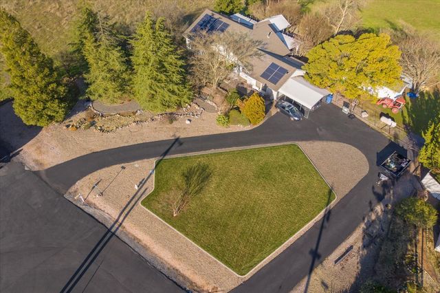 1385 Saddleback Dr, San Andreas, CA 95249