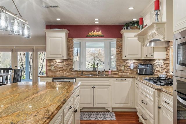 1385 Saddleback Dr, San Andreas, CA 95249