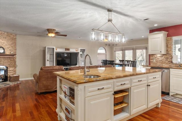 1385 Saddleback Dr, San Andreas, CA 95249