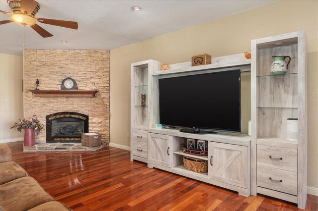 1385 Saddleback Dr, San Andreas, CA 95249