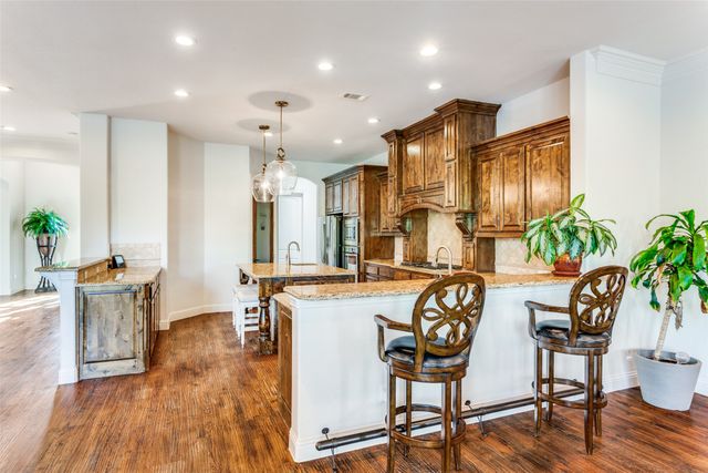 1036 Falcon Creek Drive, Kennedale, TX 76060