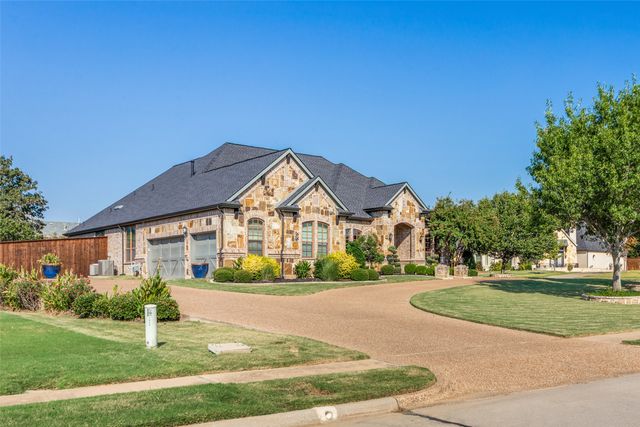 1036 Falcon Creek Drive, Kennedale, TX 76060