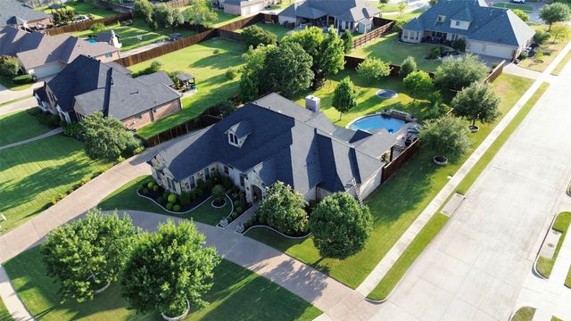 1036 Falcon Creek Drive, Kennedale, TX 76060