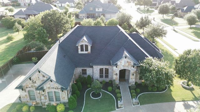 1036 Falcon Creek Drive, Kennedale, TX 76060