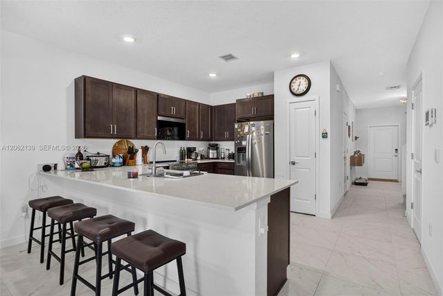 6015 Coralberry Street, Haverhill, FL 33415