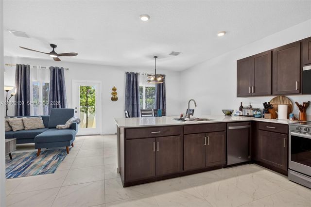 6015 Coralberry Street, Haverhill, FL 33415