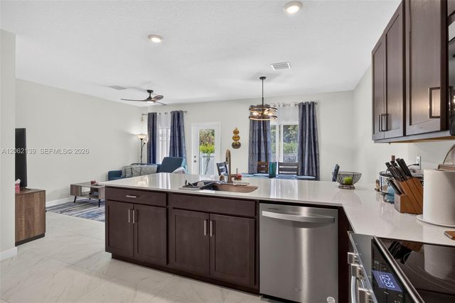 6015 Coralberry Street, Haverhill, FL 33415