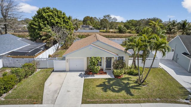 1172 Grandview Circle, Royal Palm Beach, FL 33411