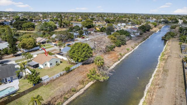 1172 Grandview Circle, Royal Palm Beach, FL 33411