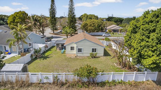 1172 Grandview Circle, Royal Palm Beach, FL 33411