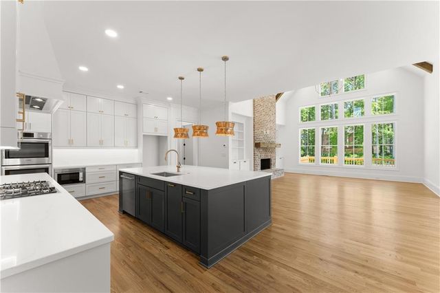 002 Amber Glow Lane NW, Acworth, GA 30101