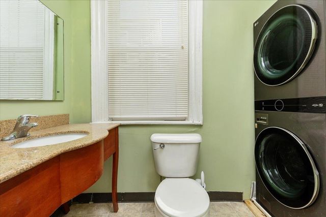 9400 S CONGRESS ST, New Market, VA 22844