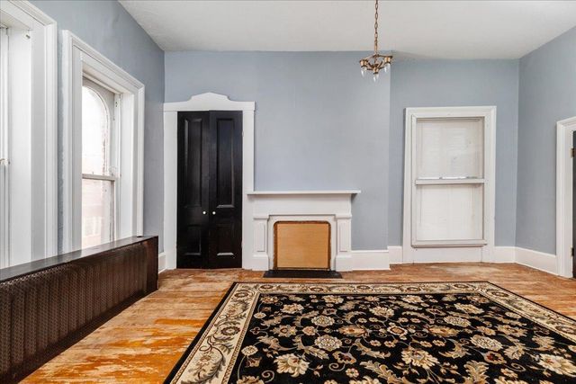 9400 S CONGRESS ST, New Market, VA 22844