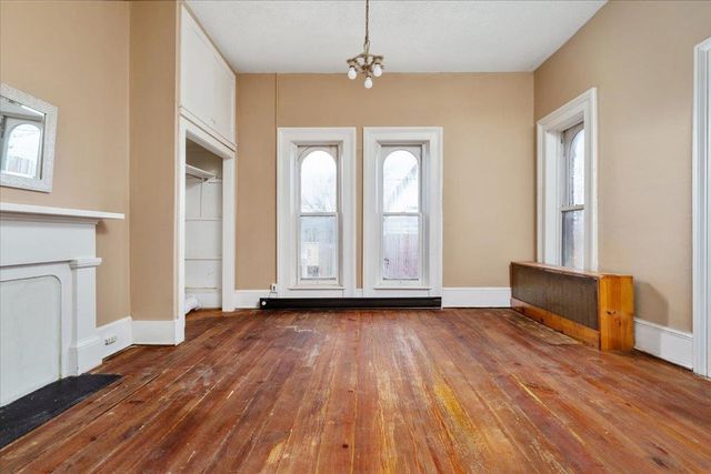 9400 S CONGRESS ST, New Market, VA 22844