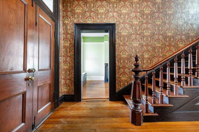 9400 S CONGRESS ST, New Market, VA 22844