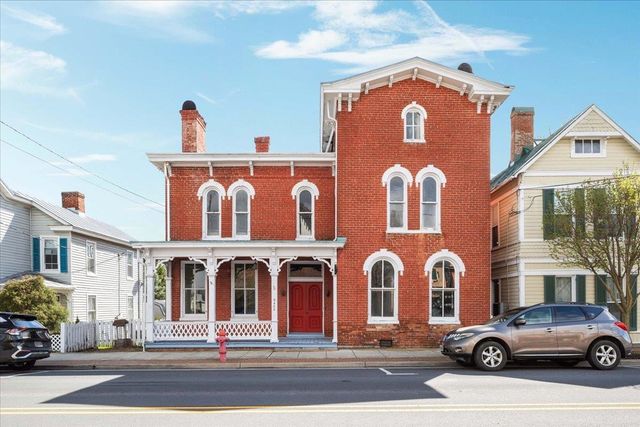 9400 S CONGRESS ST, New Market, VA 22844