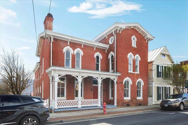 9400 S CONGRESS ST, New Market, VA 22844