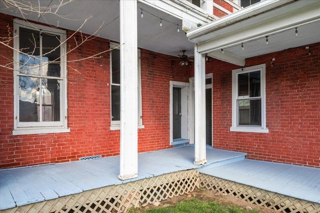 9400 S CONGRESS ST, New Market, VA 22844